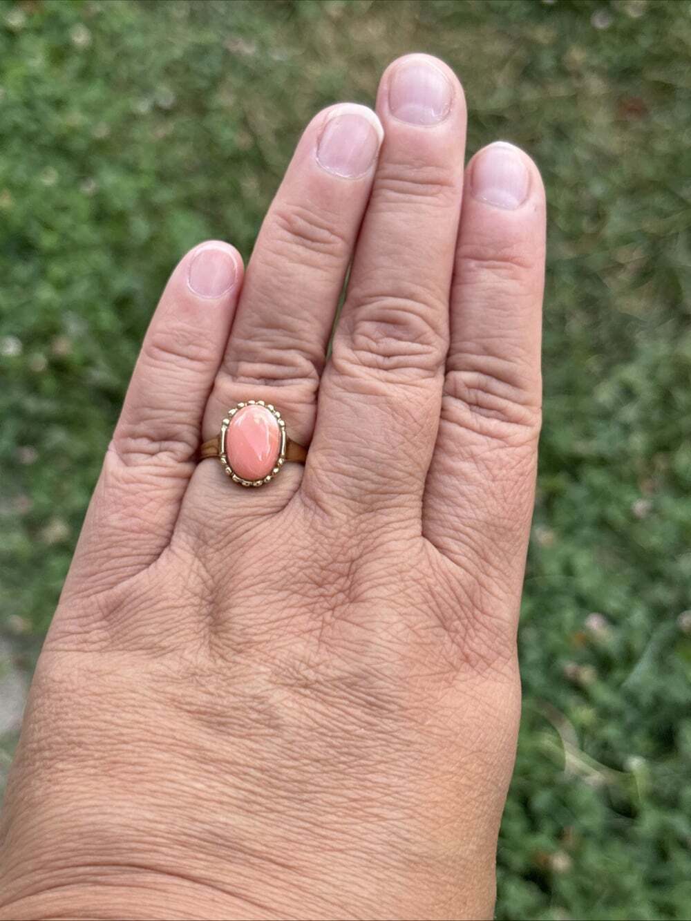 Vintage 8K Solid Yellow Gold Coral Ring Size 8 Bezel Set Oval 4.25g - Picture 14 of 16